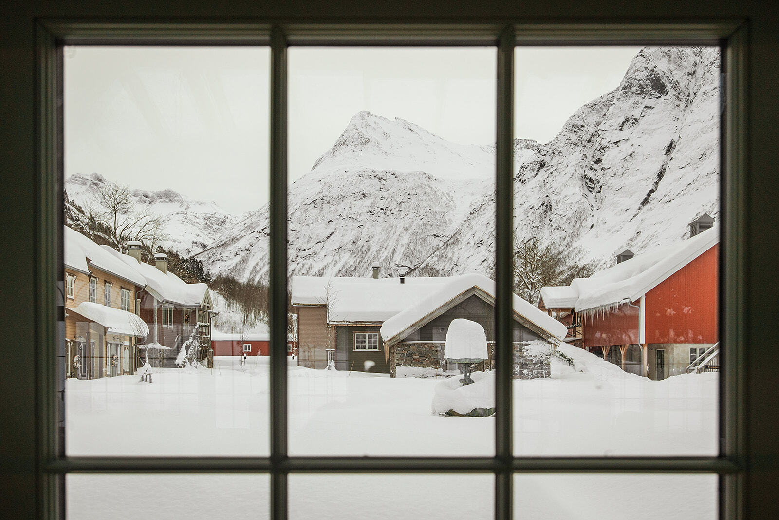 Cross country skiing in Sunnmøre Alps • Hotel Union Øye